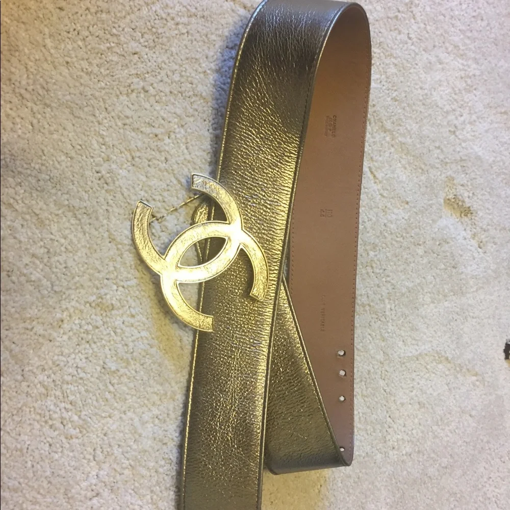 CHANEL Gold Metallic Belt - Picture 8 of 10